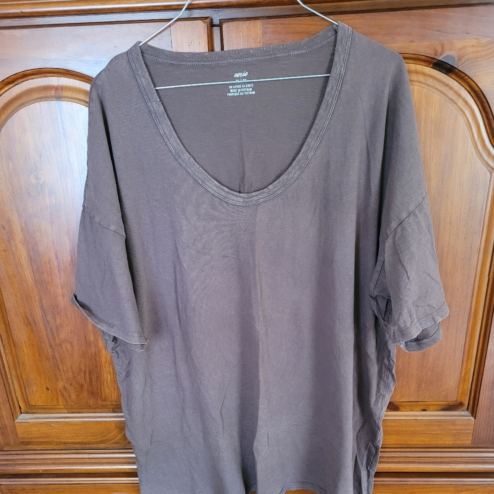 Aerie XL voop distressed brown t-shirt